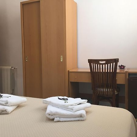 Hostal Lido Мадрид Екстериор снимка